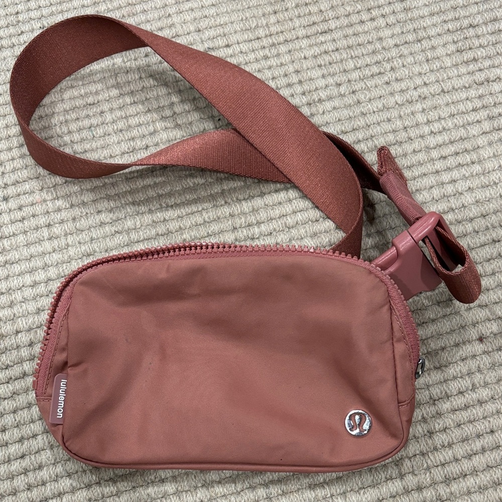Lululemon Pink/Mauve Belt Bag